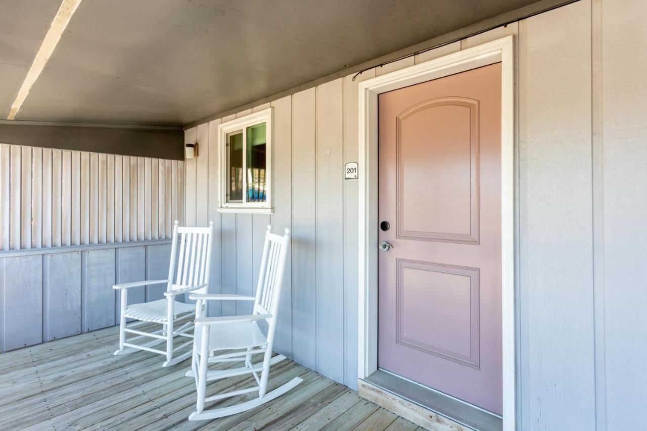 The Beach House Carolina Beach Exterior photo